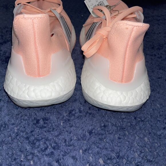 Adidas Ultraboost 22 HR1030 woman shoes sz 6.5 Brand New - Picture 5 of 8